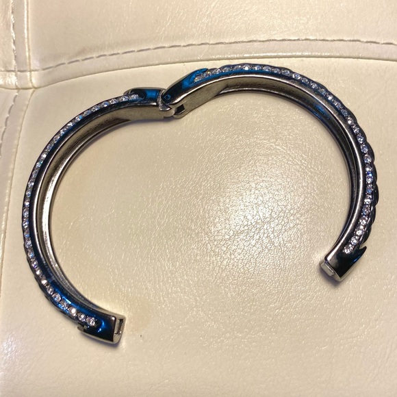 Metal base Bracelet In Black Embellished with "Crystal Stone Elements' magnetic - Picture 3 of 6